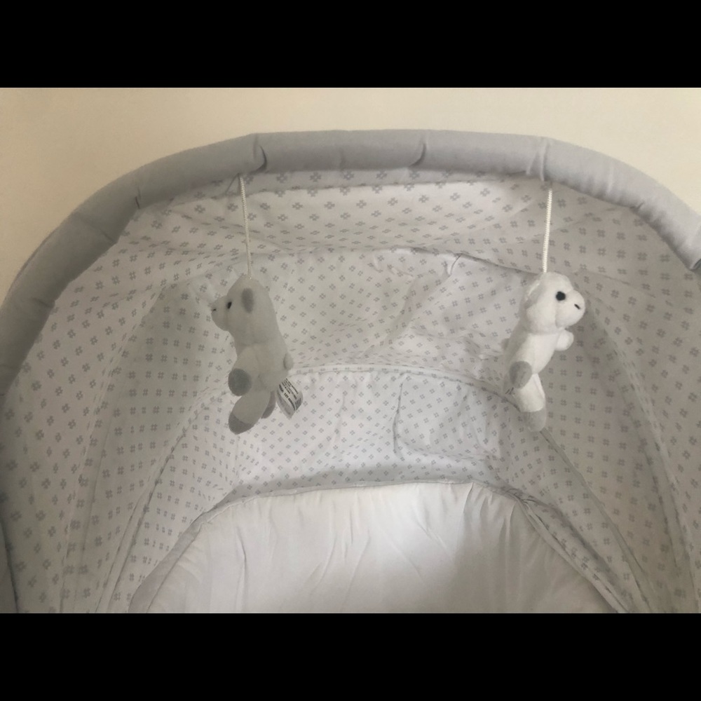 Bassinet - Picture 4 of 6